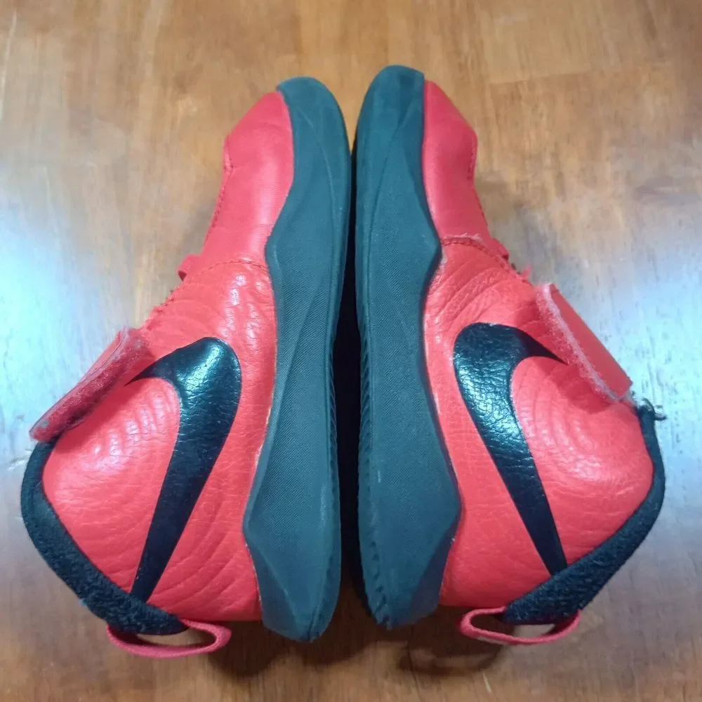 Nike Team Hustle Toddler 8C Tennis Shoes Sneakers Adjustable Strap Red Black Mid